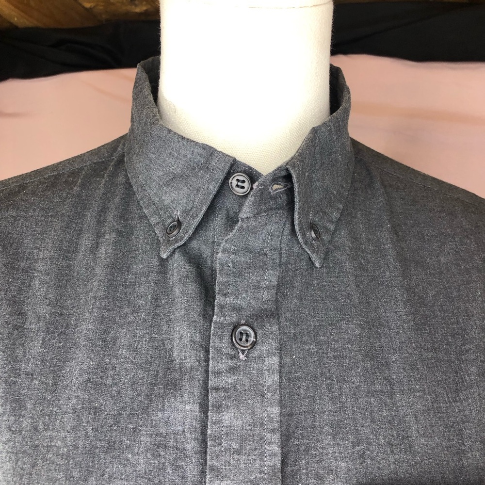 Ladies Long-Sleeve Button-Down Shirt - Charcoal Gray Size Small Banana Republic - Picture 2 of 13